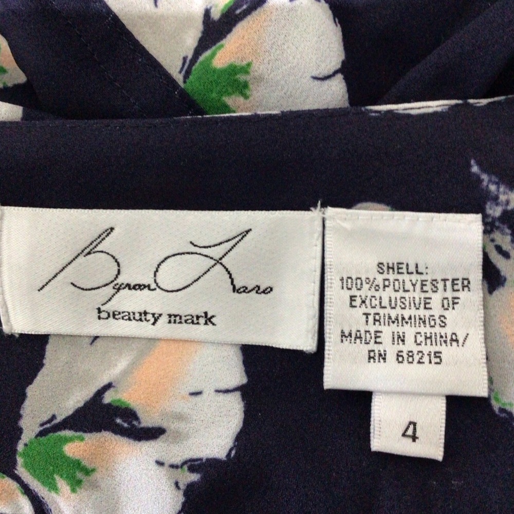 BYRON LARS BEAUTY MARK SIZE 4 NAVY BLUE FLORAL TOP WITH PEPLUM - Picture 8 of 8